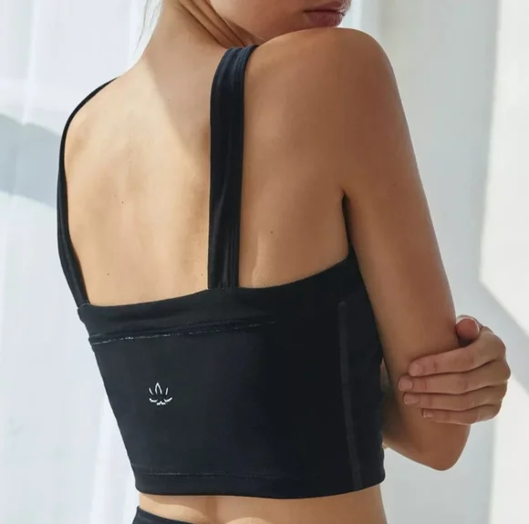 Beyond Yoga🖤 Converge Cropped Tank Size S - Picture 4 of 8